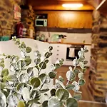 Dom wakacyjny Pampihouse, Casa De Xisto Junto Ao Rio Pampilhosa da Serra