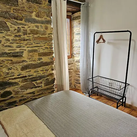 Holiday home Pampihouse, Casa De Xisto Junto Ao Rio
