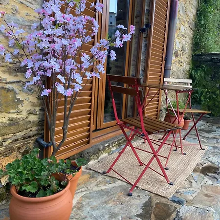 Pampihouse, Casa De Xisto Junto Ao Rio Tatil Evi