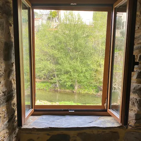 Сasa de vacaciones Pampihouse, Casa De Xisto Junto Ao Rio *