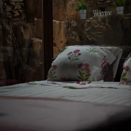 Pampihouse, Casa De Xisto Junto Ao Rio Tatil Evi *