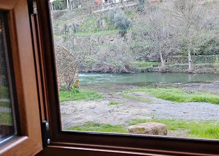 Pampihouse, Casa De Xisto Junto Ao Rio בית נופש פמפיליוסה דה סרה