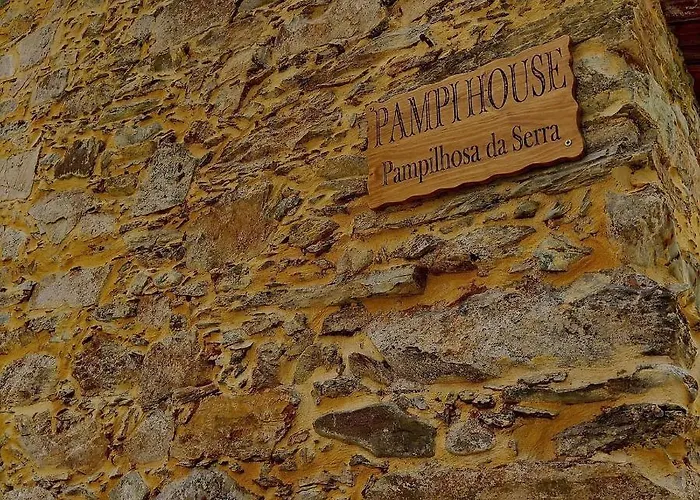 Pampihouse, Casa De Xisto Junto Ao Rio * פמפיליוסה דה סרה