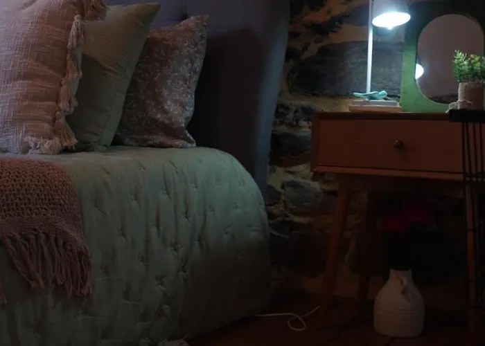 Pampihouse, Casa De Xisto Junto Ao Rio * פמפיליוסה דה סרה